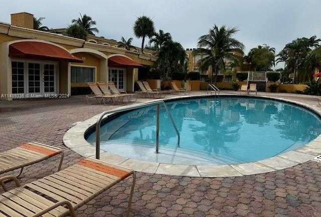 Small Image of 17901 NORTH WEST 68TH AVE #T205, Hialeah Number 13