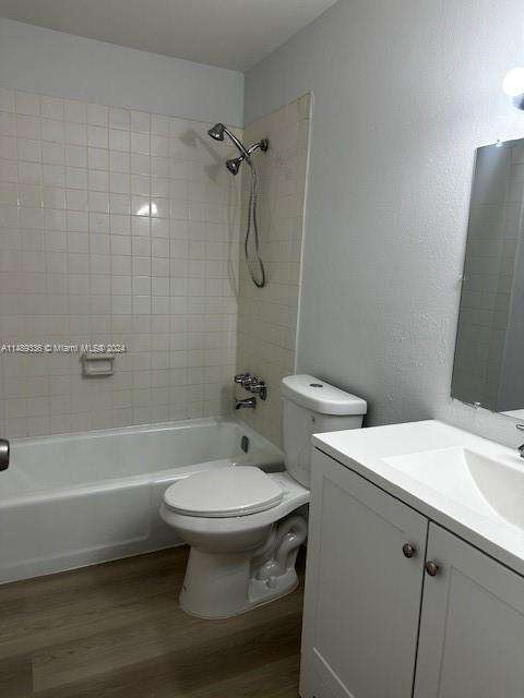 Small Image of 17901 NORTH WEST 68TH AVE #T205, Hialeah Number 4