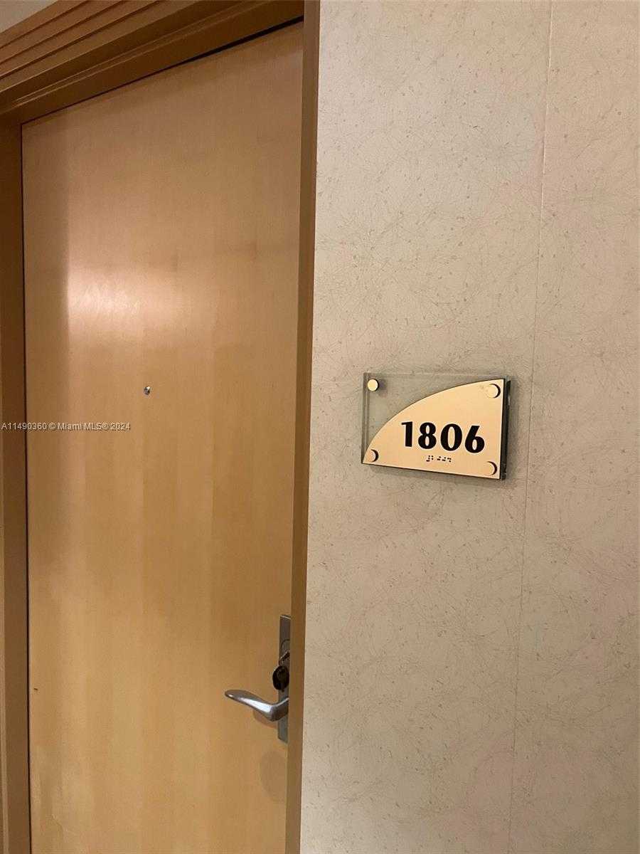 Small Image of 218 #1806, Miami Number 12