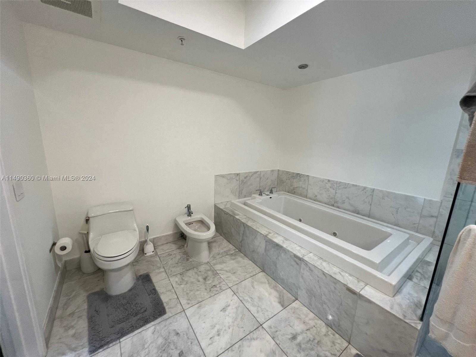 Small Image of 218 #1806, Miami Number 4
