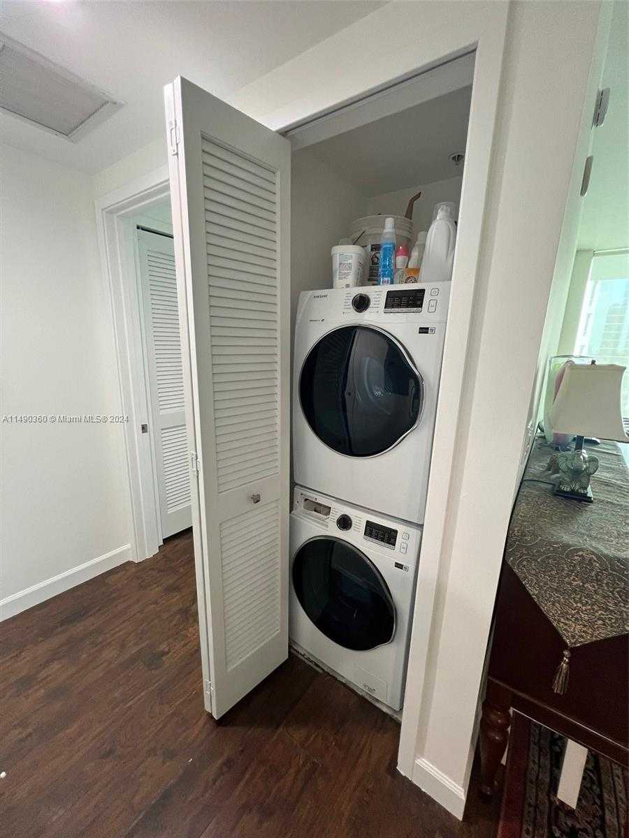 Small Image of 218 #1806, Miami Number 9