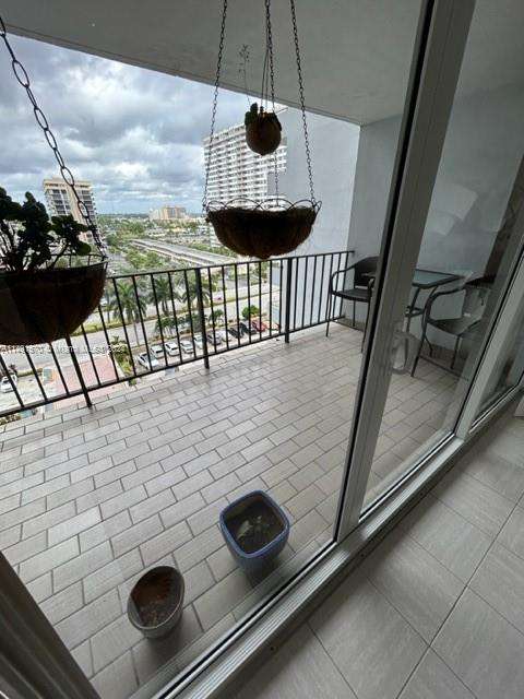 Small Image of 2030 SOUTH OCEAN DR #802, Hallandale Beach Number 11
