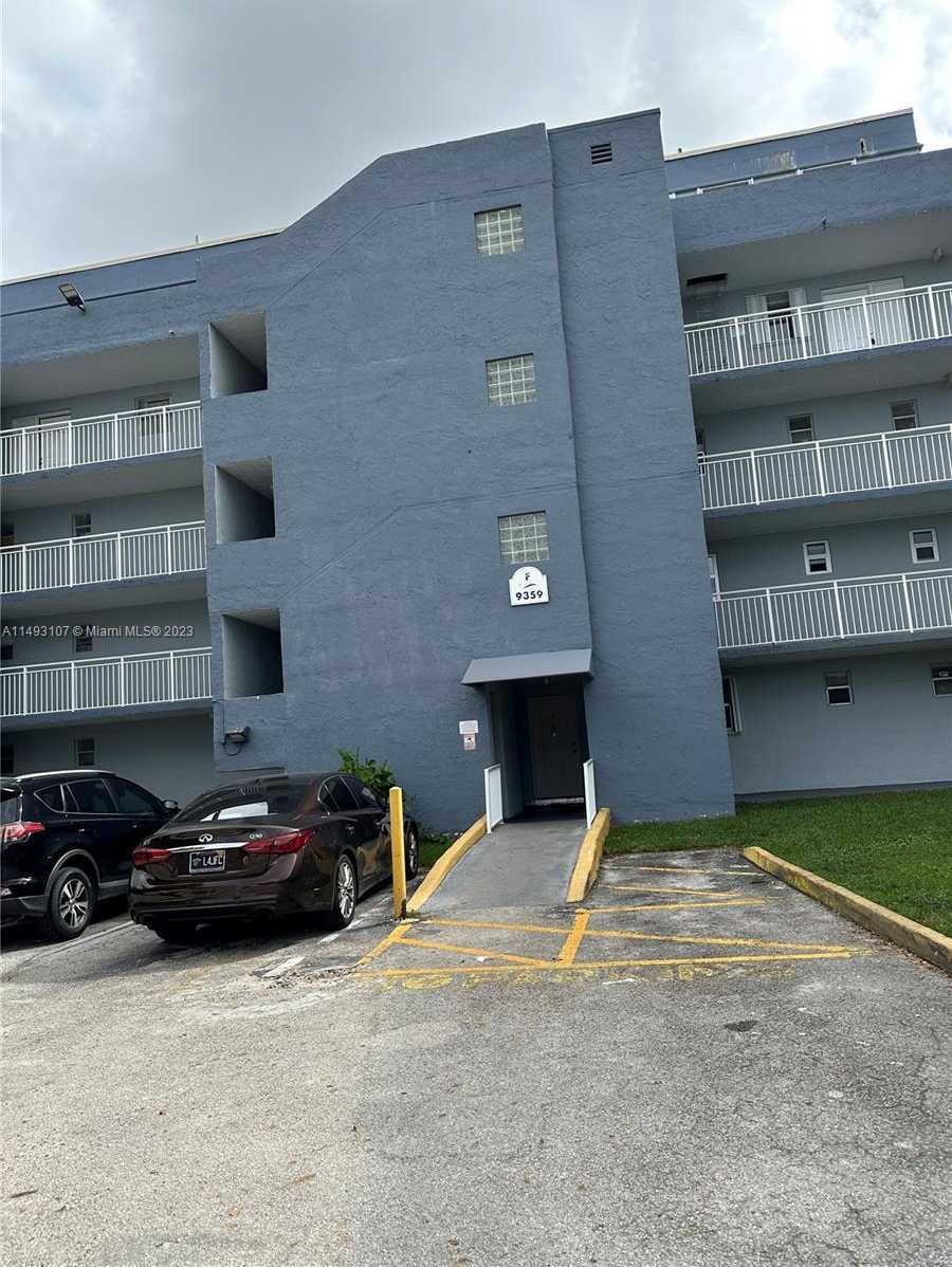 Small Image of 9359 FONTAINEBLEAU BLVD #F301, Miami Number 2