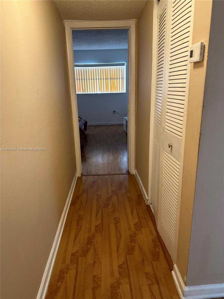 Small Image of 9359 FONTAINEBLEAU BLVD #F301, Miami Number 3