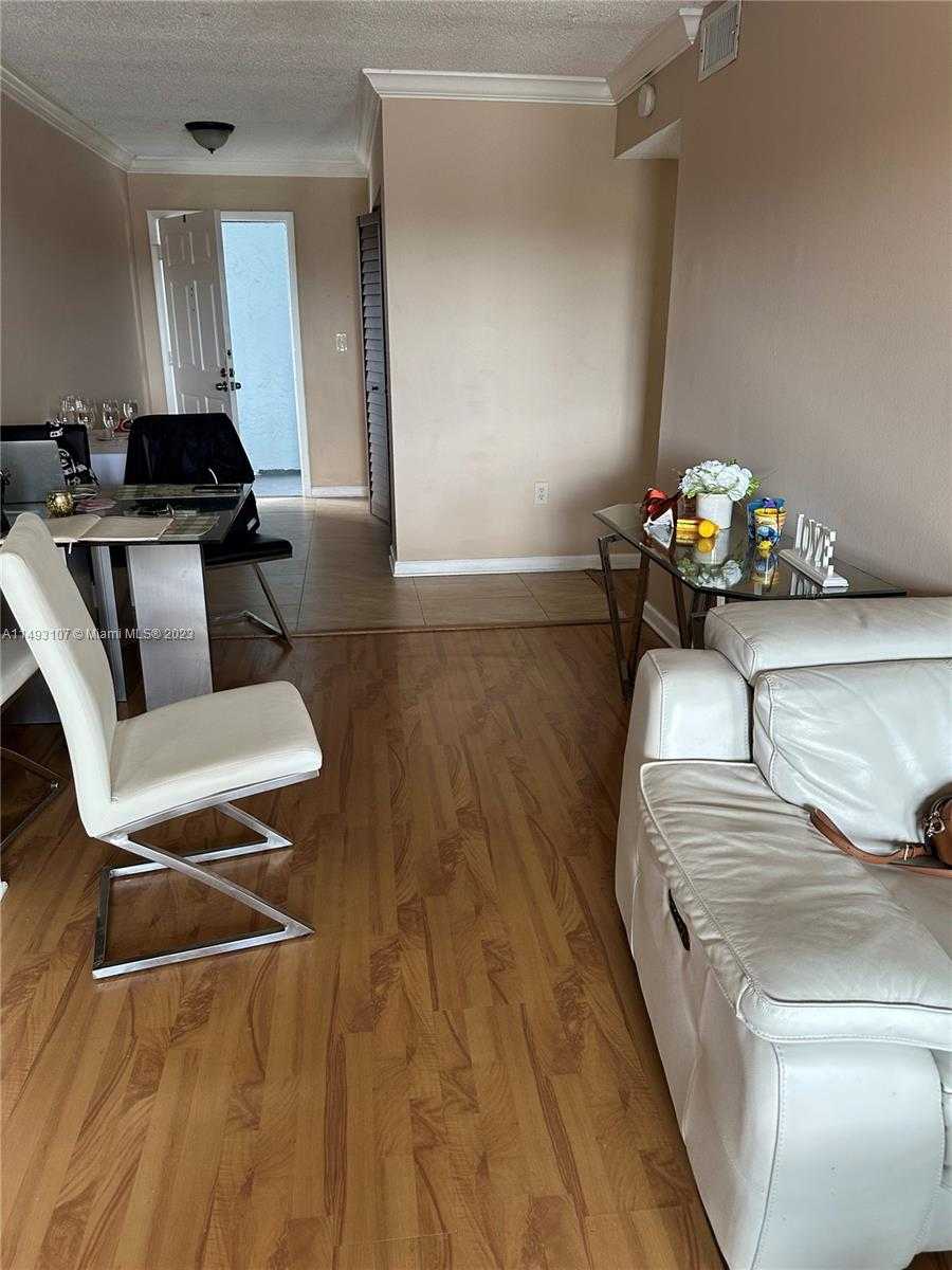 Small Image of 9359 FONTAINEBLEAU BLVD #F301, Miami Number 4