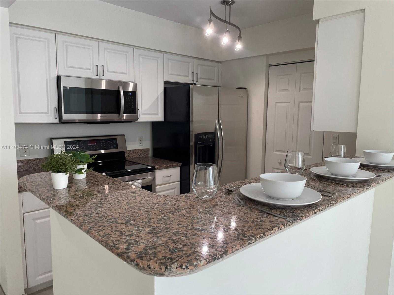 Small Image of 1155 BRICKELL BAY DR #307, Miami Number 14