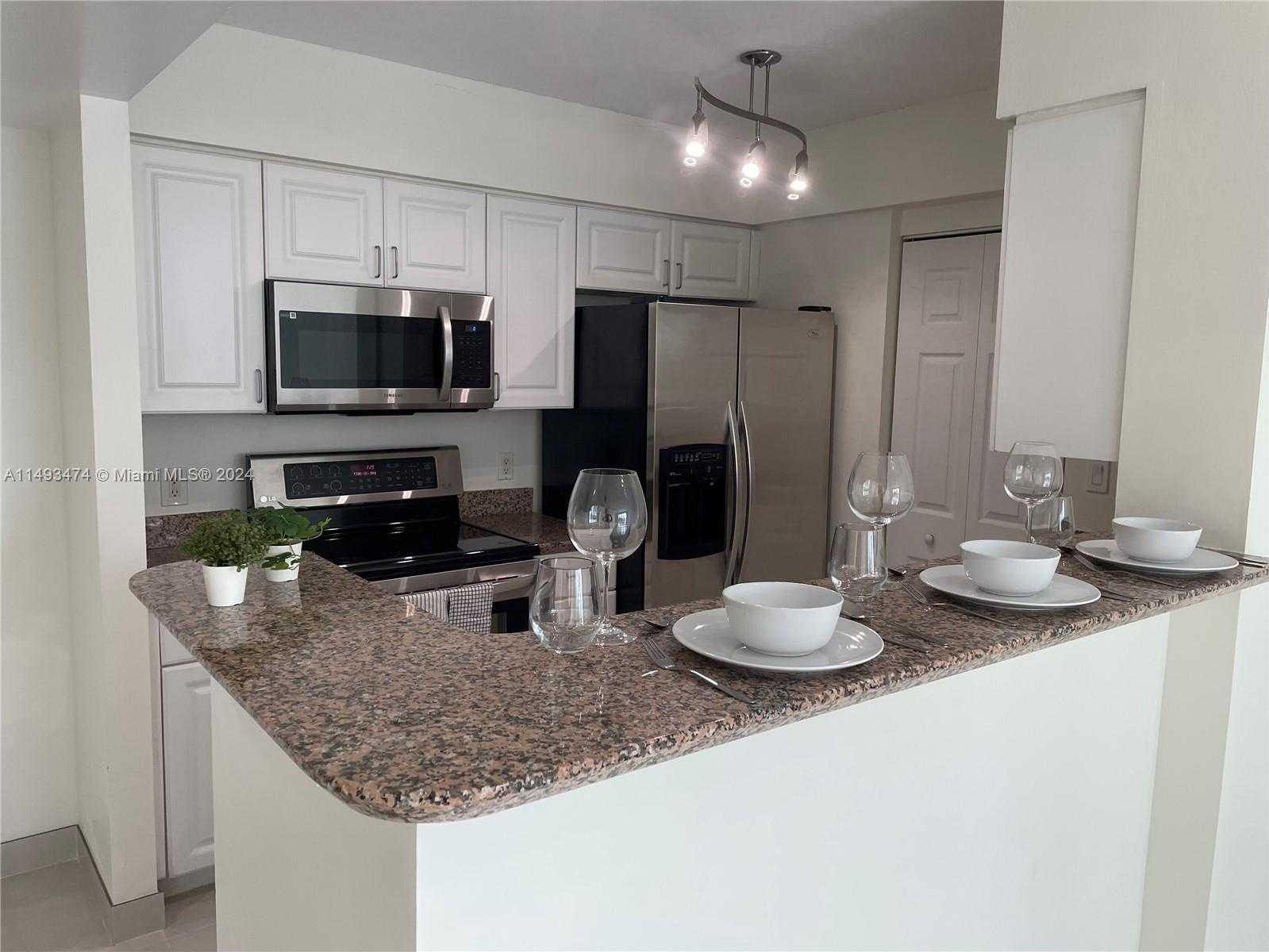 Small Image of 1155 BRICKELL BAY DR #307, Miami Number 3