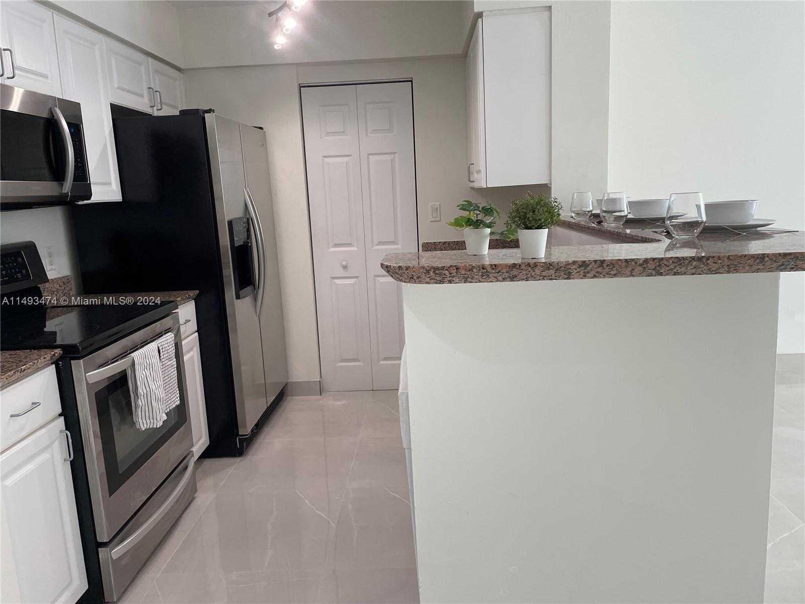 Small Image of 1155 BRICKELL BAY DR #307, Miami Number 8