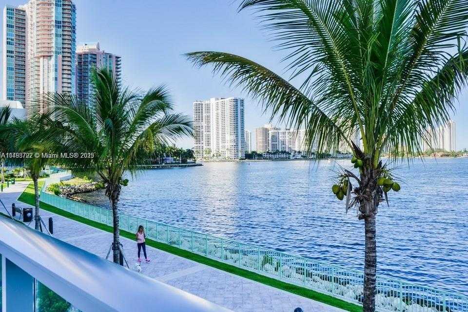 Small Image of 3250 NORTH EAST 188TH ST #UPH01, Aventura Number 35