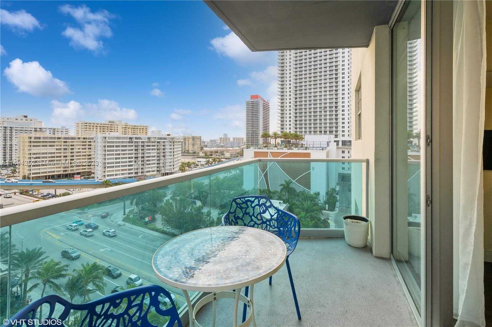 Small Image of 4001 SOUTH OCEAN DR #10B, Hollywood Number 2
