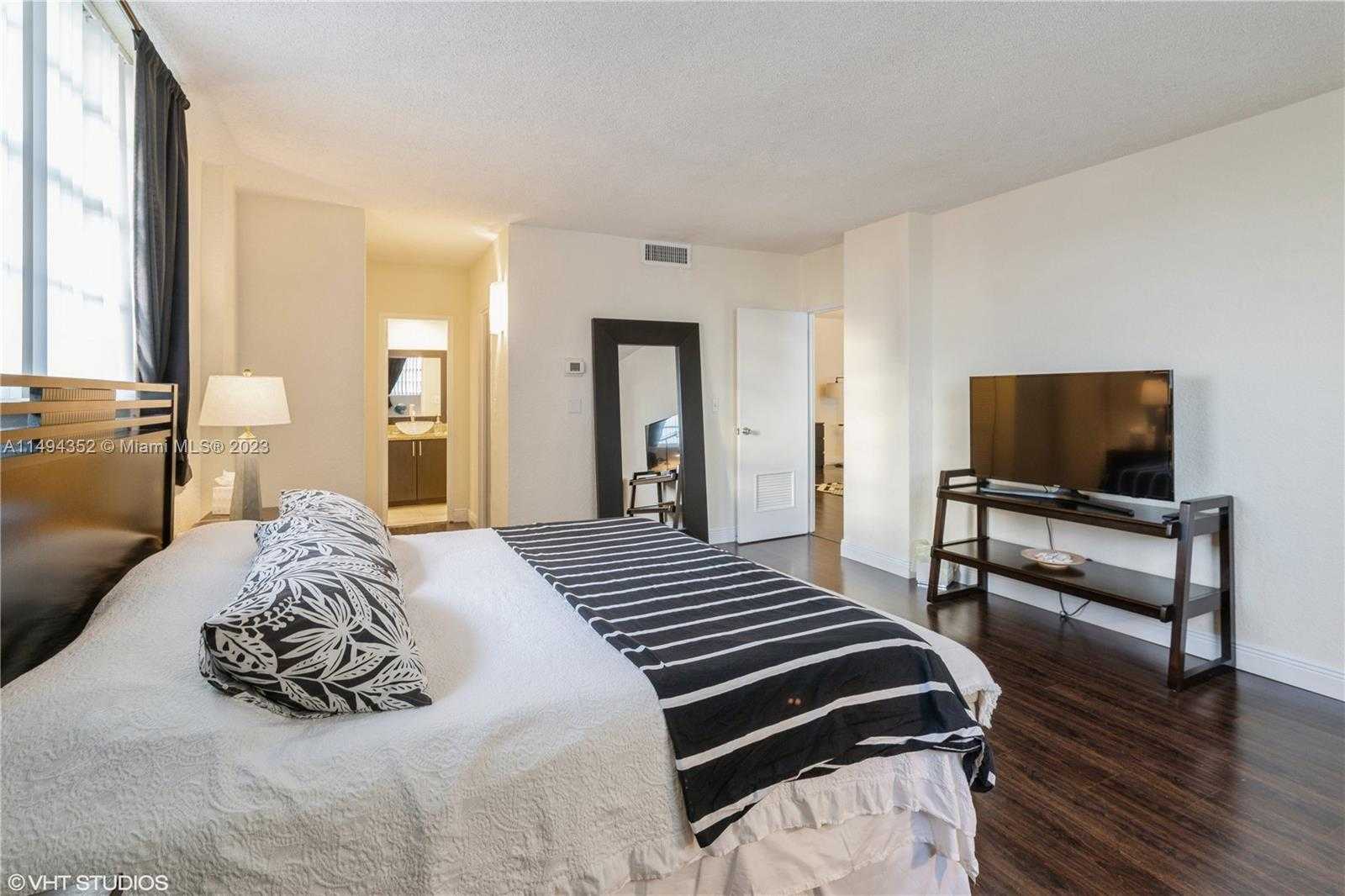 Small Image of 4001 SOUTH OCEAN DR #10B, Hollywood Number 8