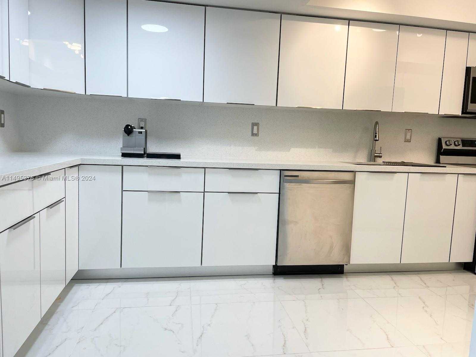 Small Image of 18041 BISCAYNE BOULV #502, Aventura Number 14