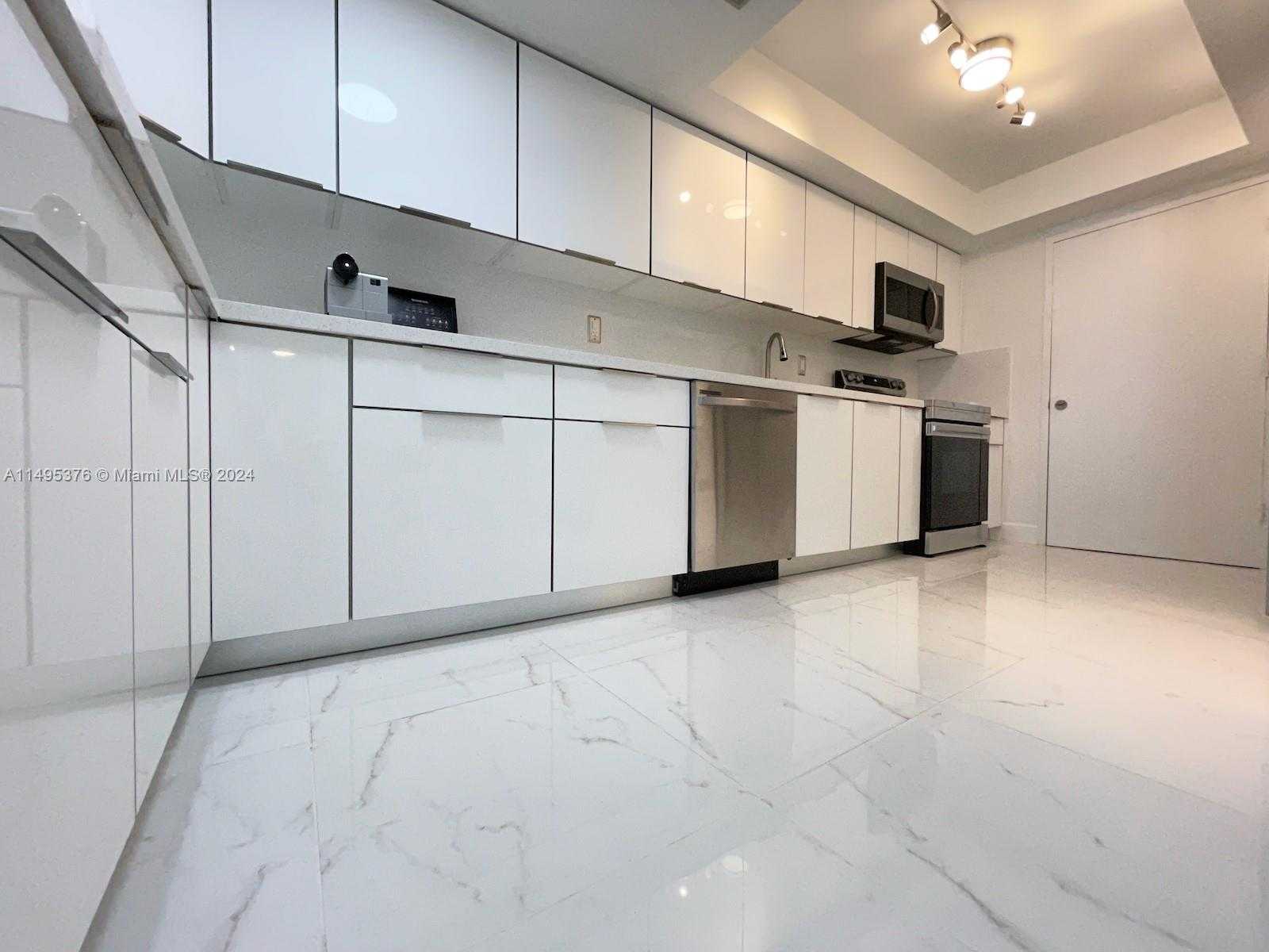 Small Image of 18041 BISCAYNE BOULV #502, Aventura Number 4