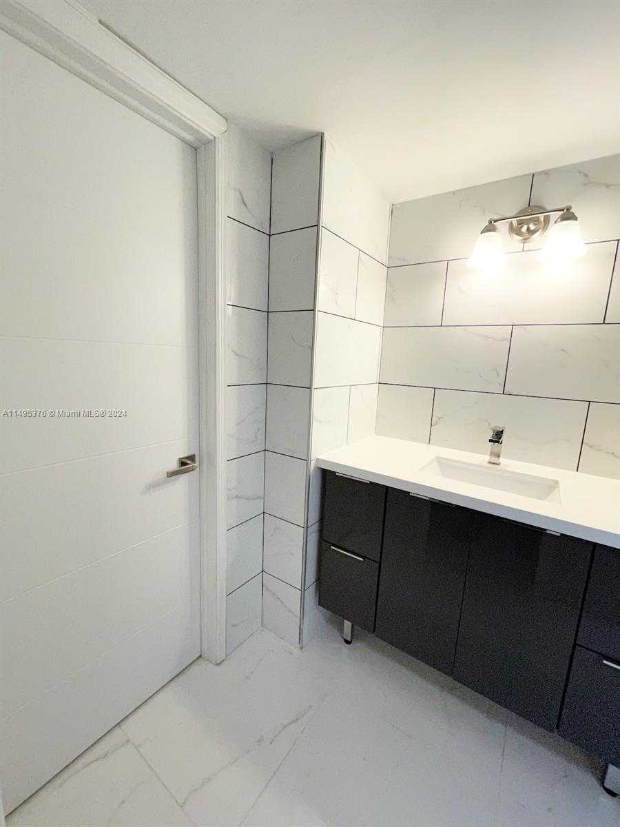 Small Image of 18041 BISCAYNE BOULV #502, Aventura Number 76