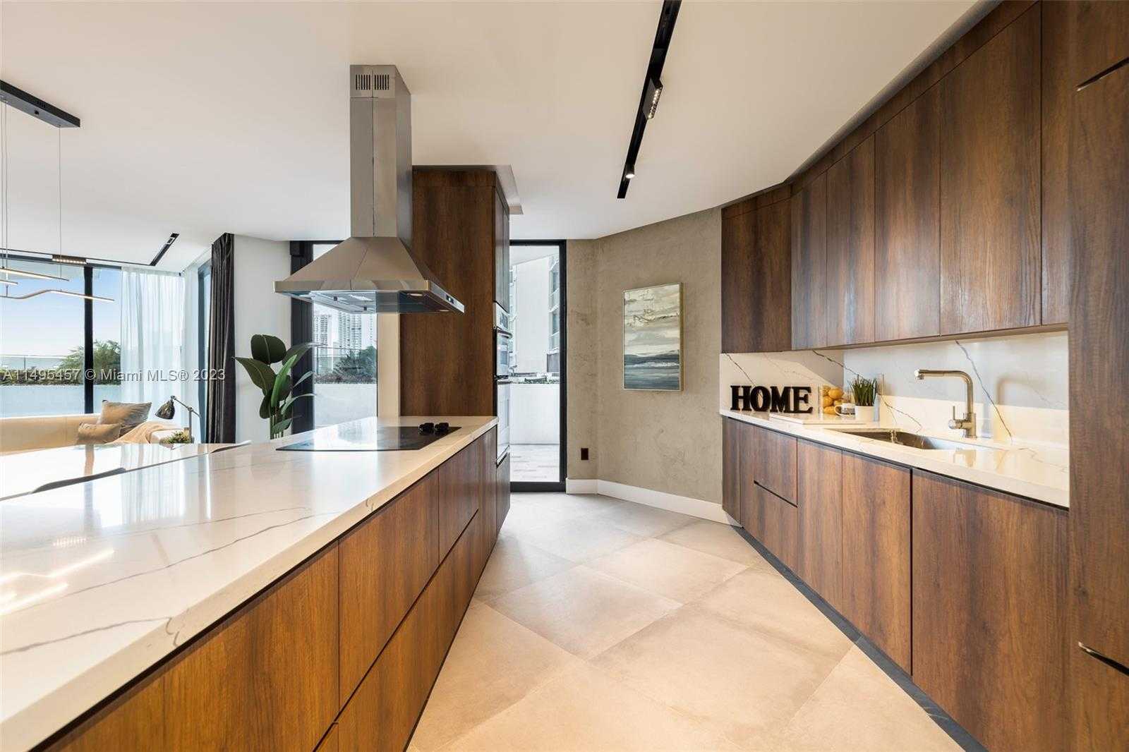 Small Image of 3370 HIDDEN BAY DR #409, Aventura Number 2
