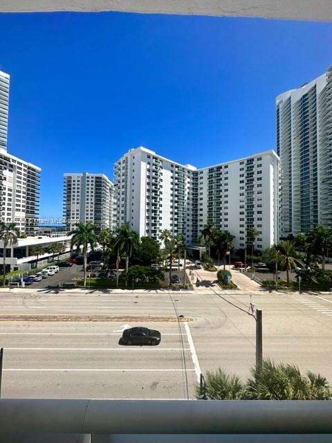 Small Image of 3000 SOUTH OCEAN DR #422, Hollywood Number 3