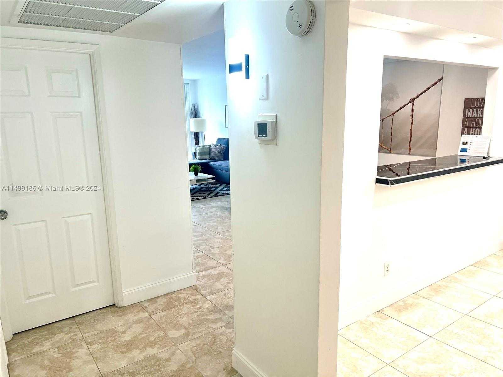 Small Image of 19370 COLLINS AVE #419, Sunny Isles Beach Number 4