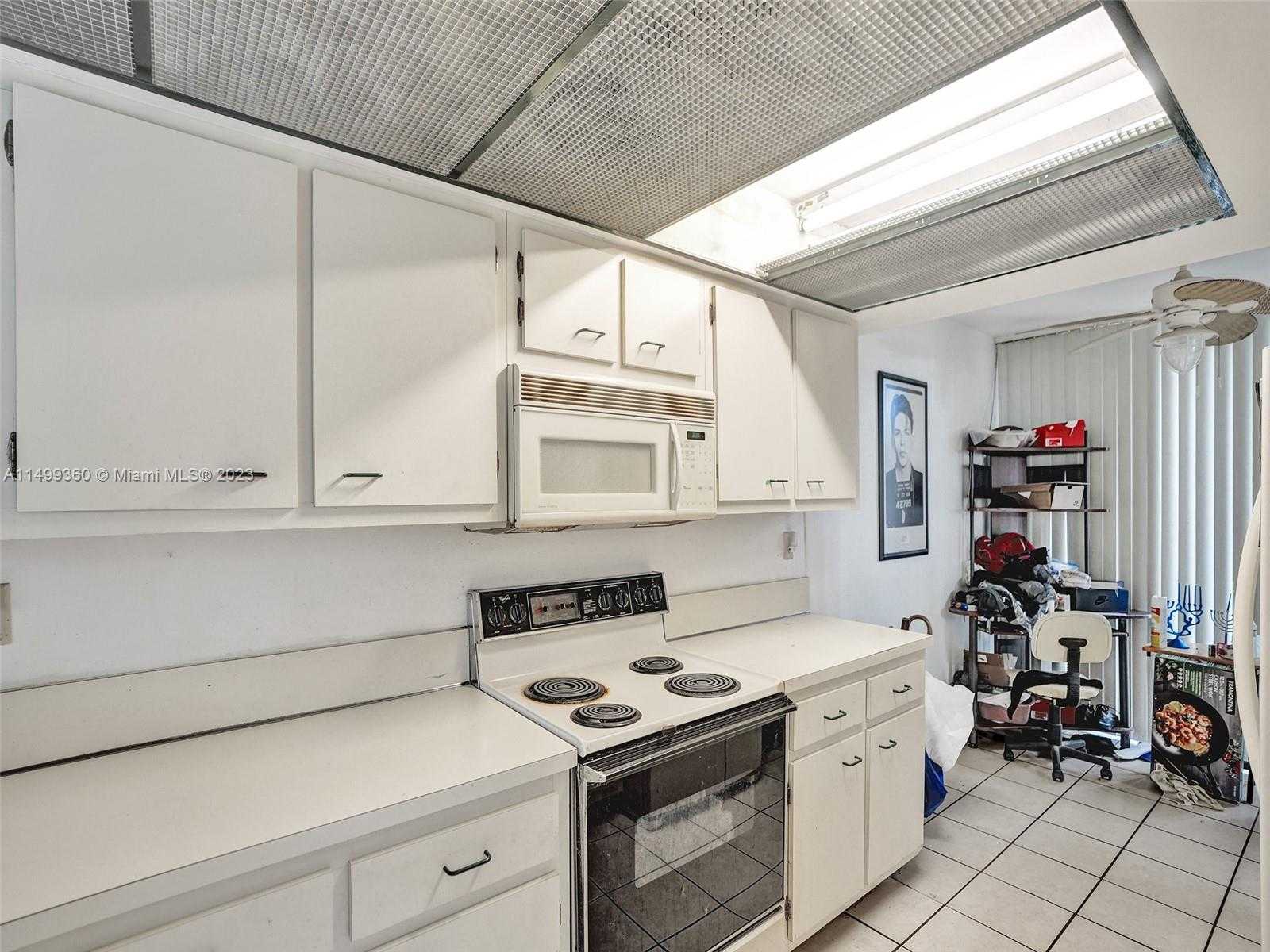 Small Image of 2910 SOUTH WEST 87TH TER #1701, Davie Number 9