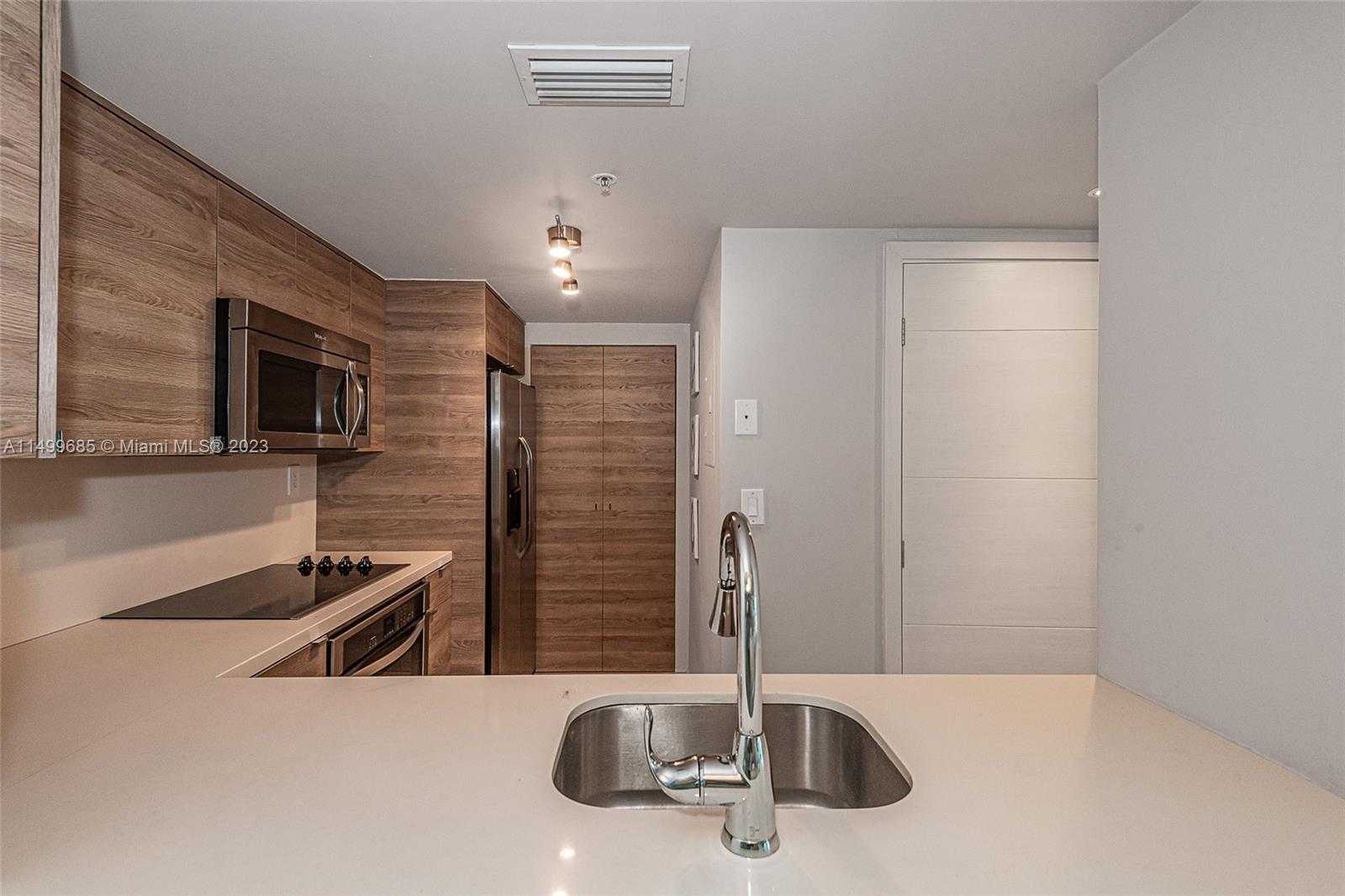 Small Image of 650 WEST AVE #2605, Miami Beach Number 16