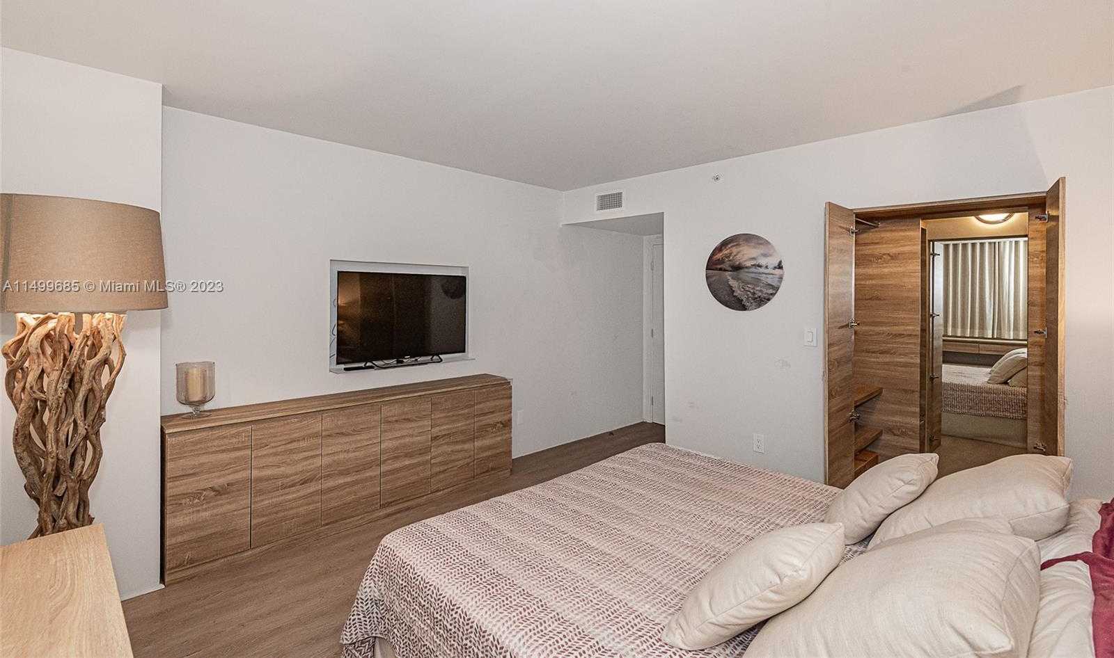 Small Image of 650 WEST AVE #2605, Miami Beach Number 20
