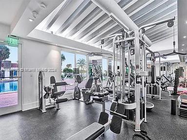 Small Image of 2457 COLLINS AVE #408, Miami Beach Number 3