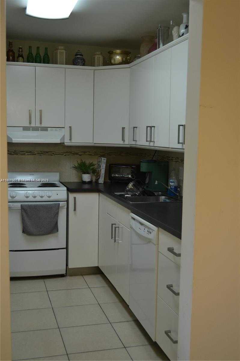 Small Image of 9007 SOUTH WEST 138TH ST #3, Miami Number 4