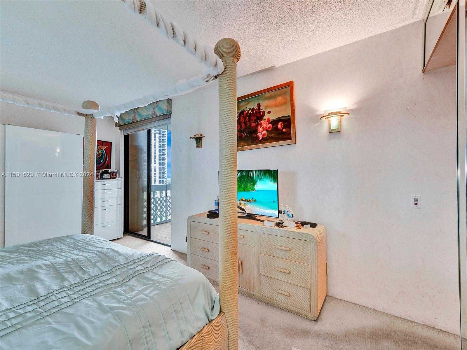 Small Image of 19355 TURNBERRY WAY #8L, Aventura Number 14