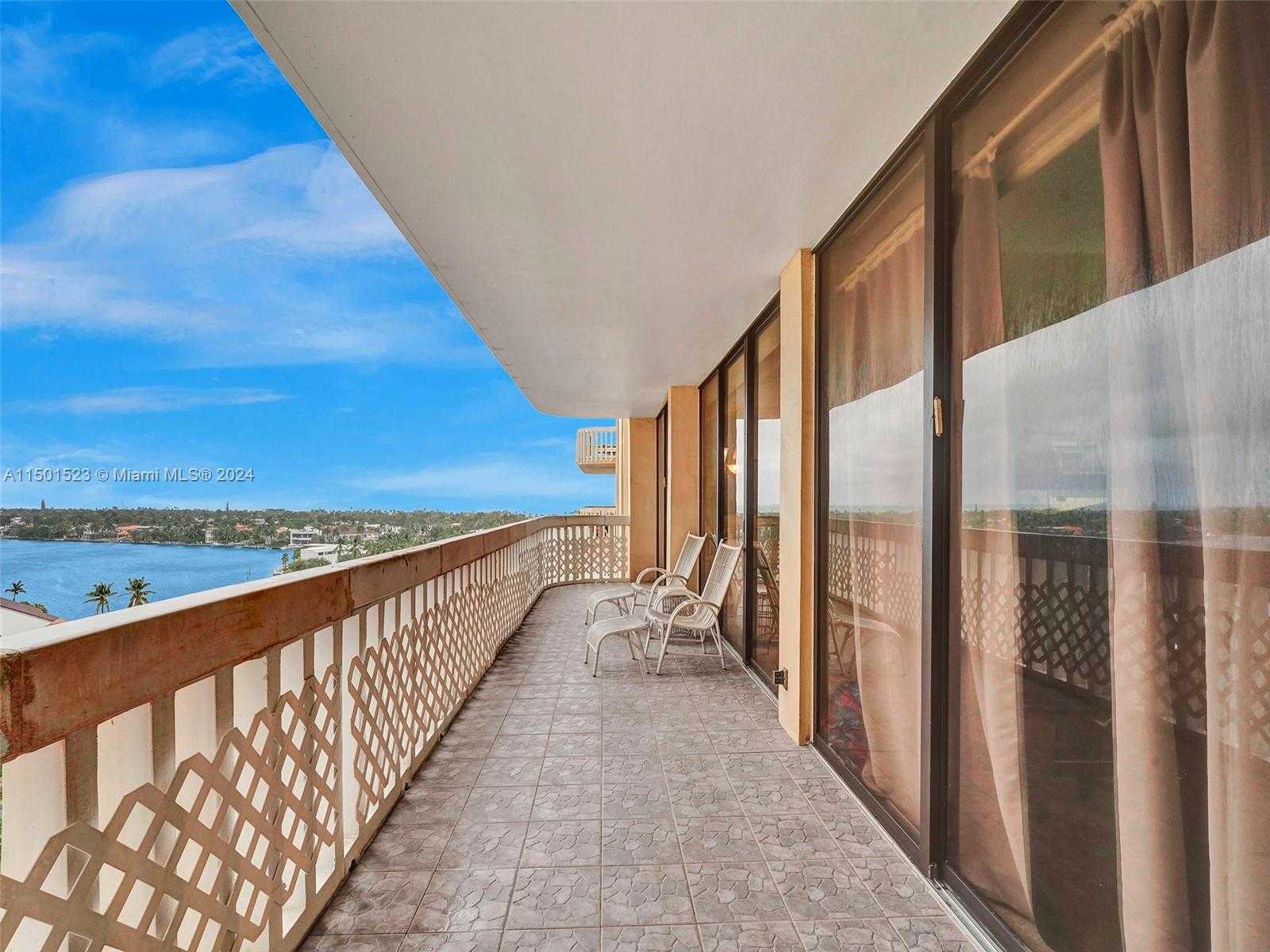 Small Image of 19355 TURNBERRY WAY #8L, Aventura Number 2