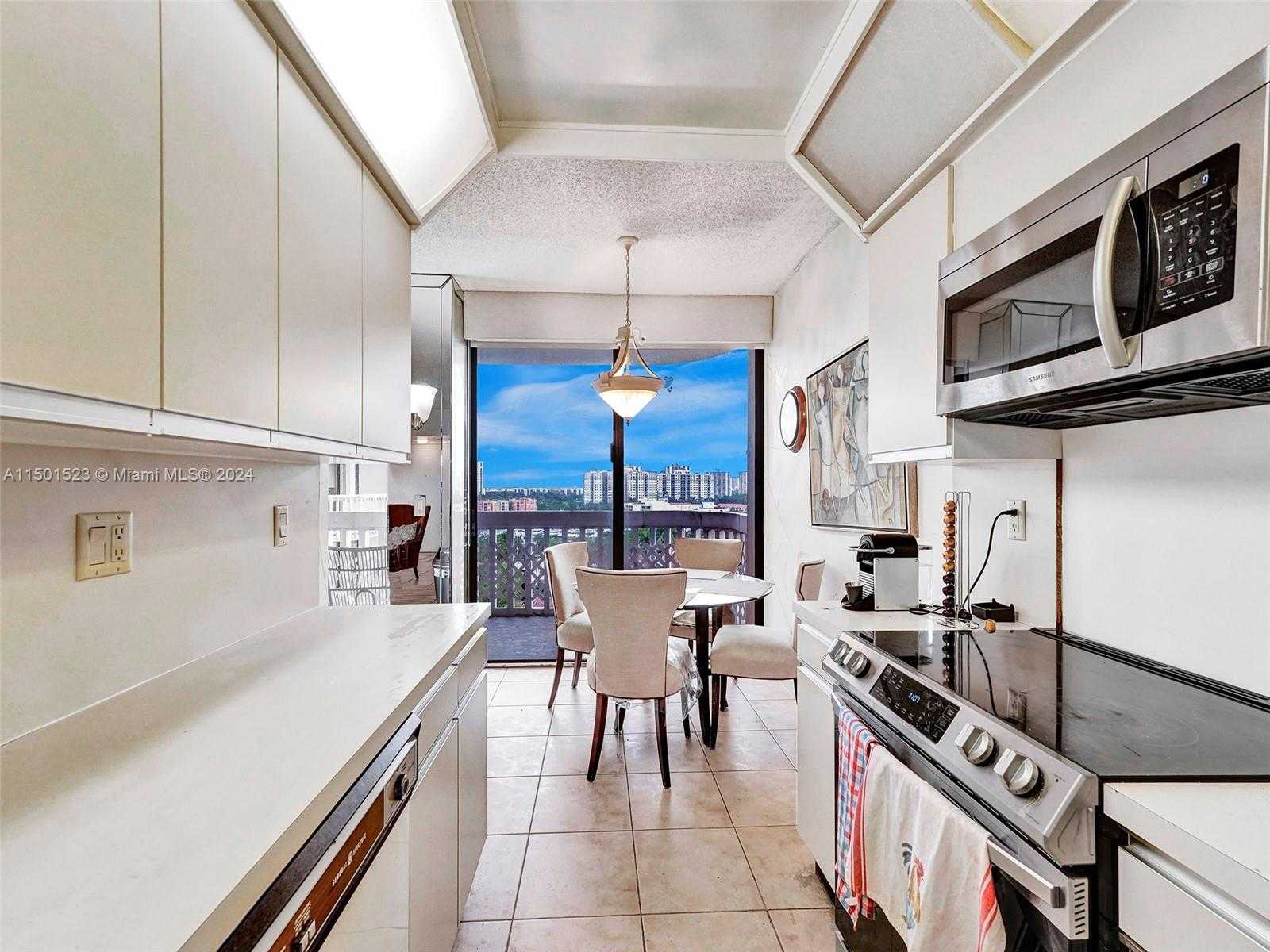 Small Image of 19355 TURNBERRY WAY #8L, Aventura Number 20