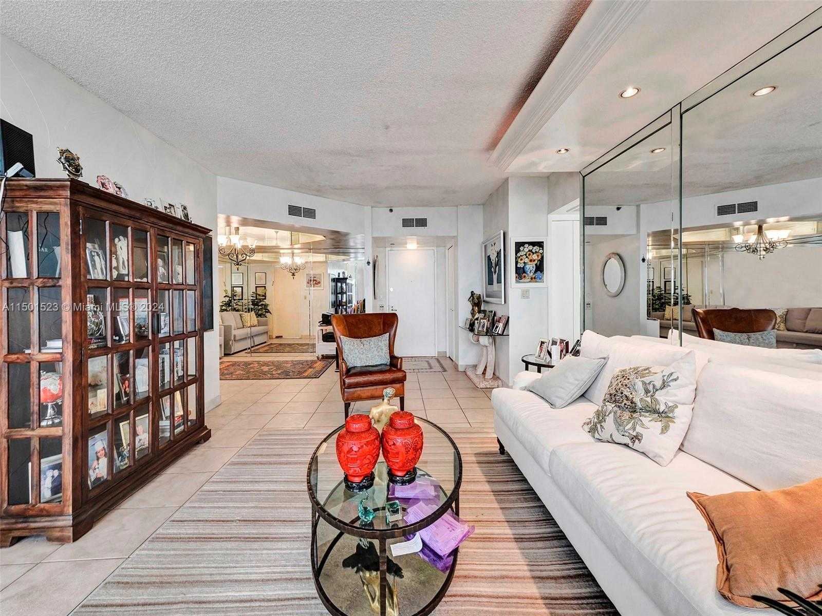 Small Image of 19355 TURNBERRY WAY #8L, Aventura Number 5