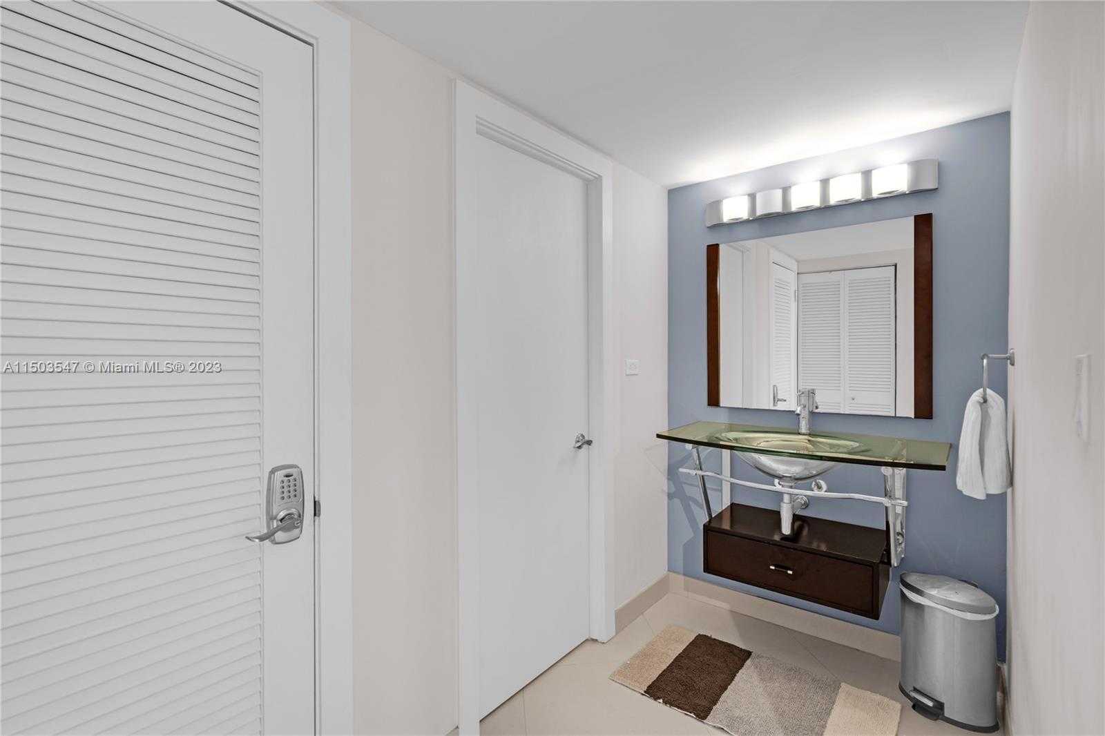 Small Image of 2301 COLLINS AVE #1006, Miami Beach Number 11