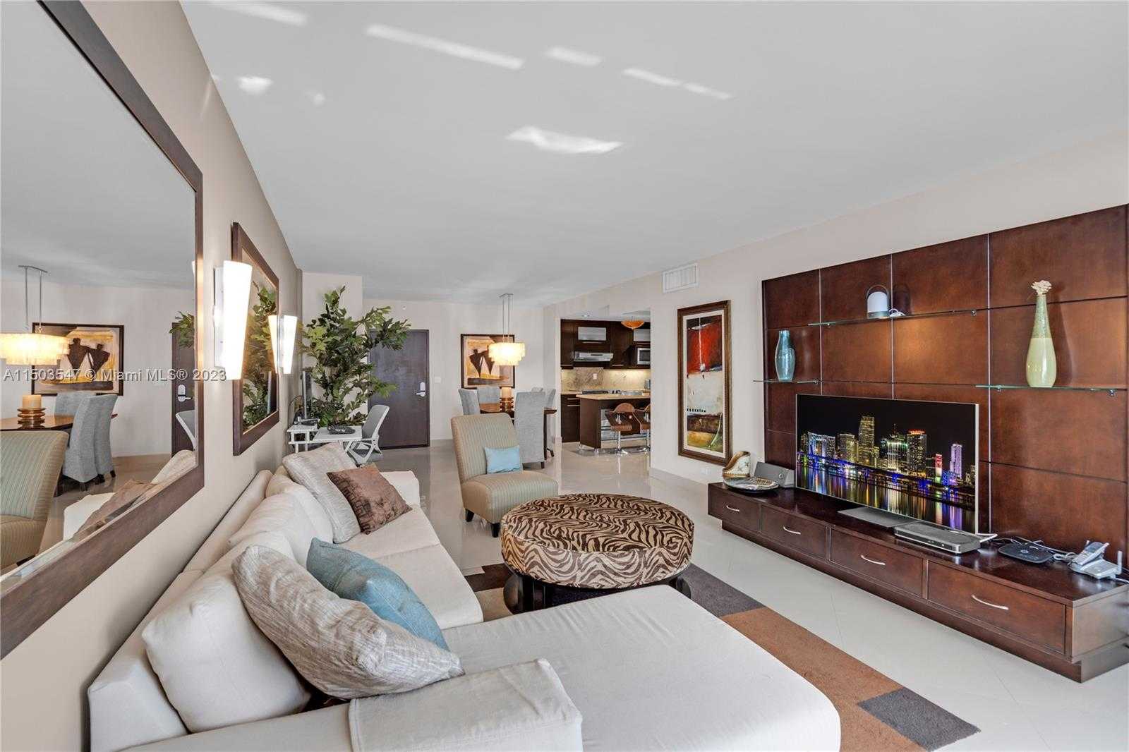 Small Image of 2301 COLLINS AVE #1006, Miami Beach Number 2