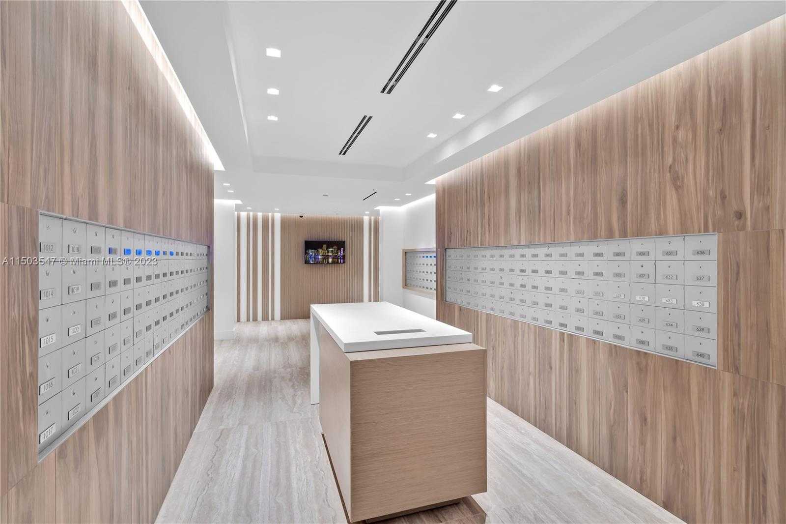 Small Image of 2301 COLLINS AVE #1006, Miami Beach Number 21