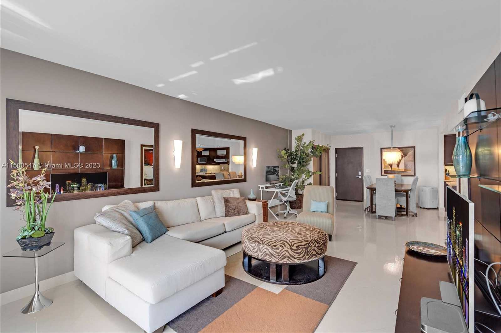 Small Image of 2301 COLLINS AVE #1006, Miami Beach Number 3