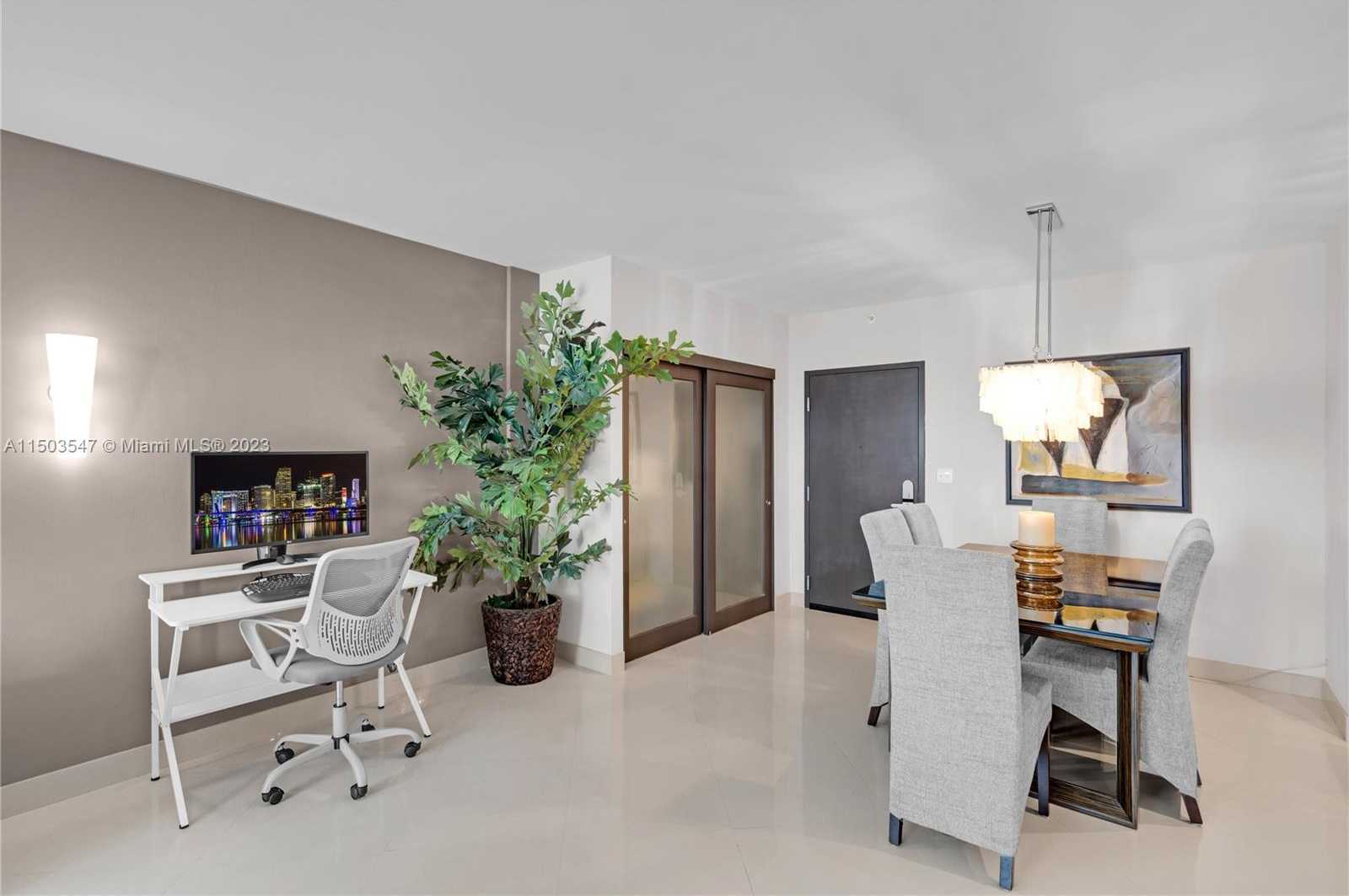 Small Image of 2301 COLLINS AVE #1006, Miami Beach Number 4