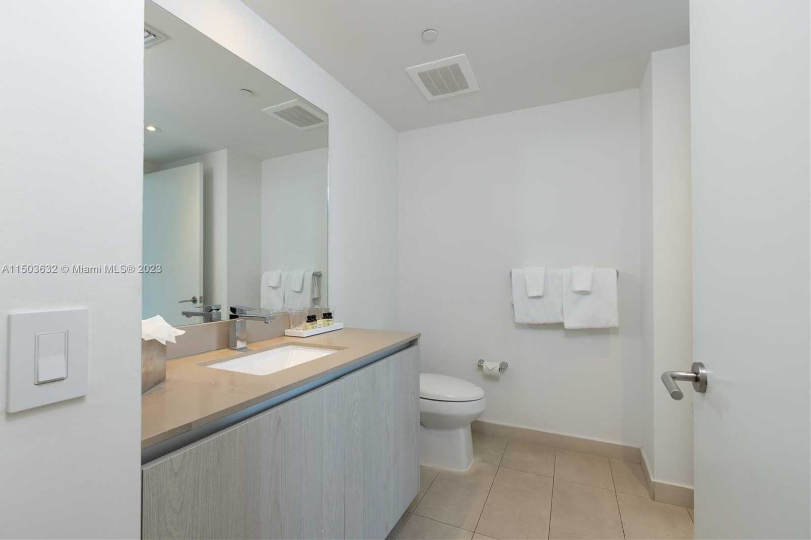Small Image of 4111 SOUTH OCEAN DR #2511, Hollywood Number 12