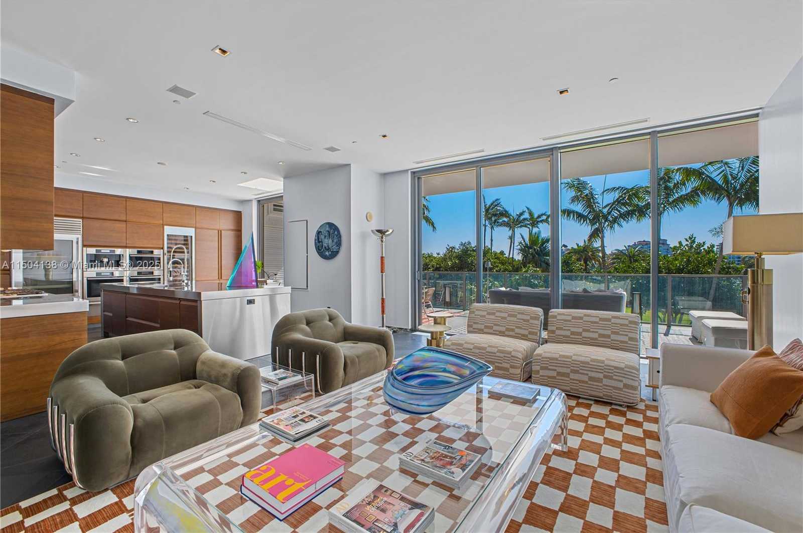 Small Image of 800 SOUTH POINTE DR #502, Miami Beach Number 14