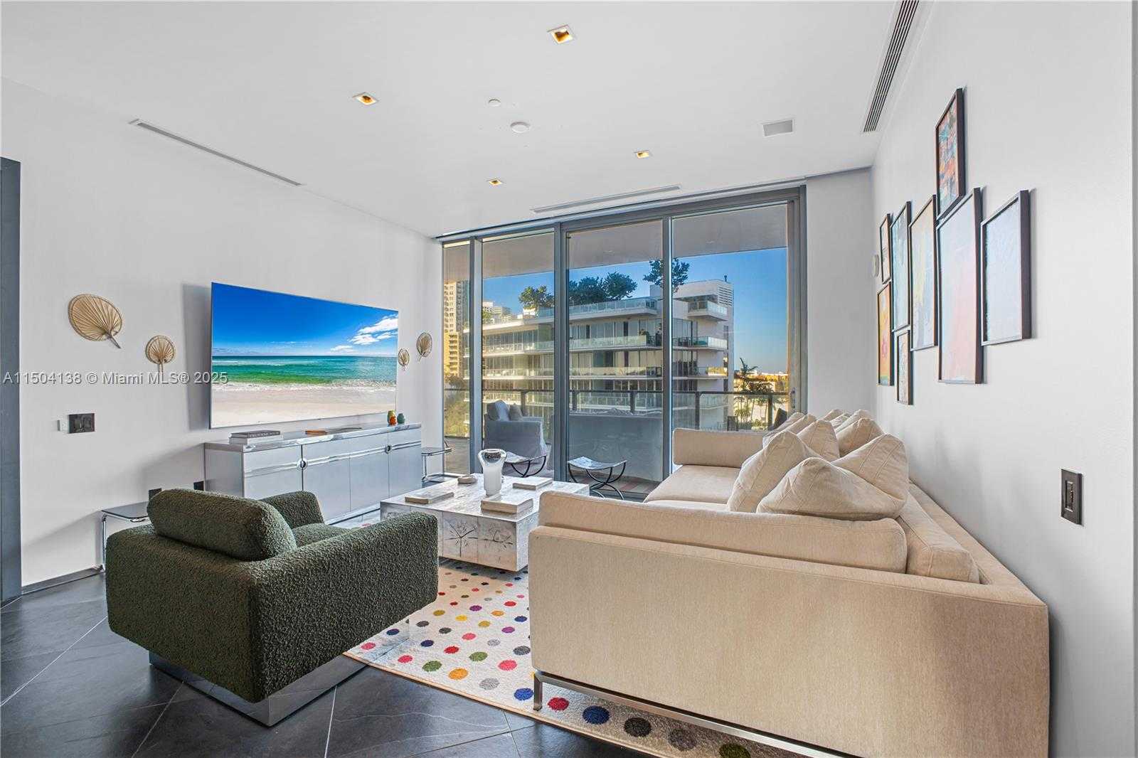 Small Image of 800 SOUTH POINTE DR #502, Miami Beach Number 27