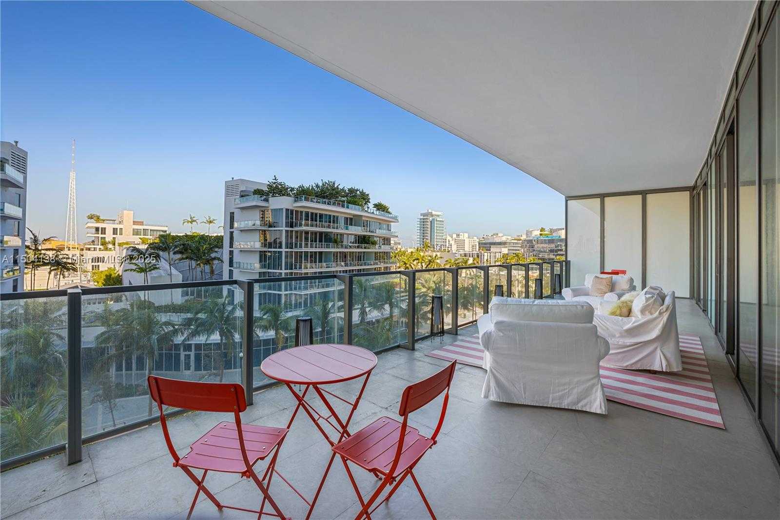 Small Image of 800 SOUTH POINTE DR #502, Miami Beach Number 28