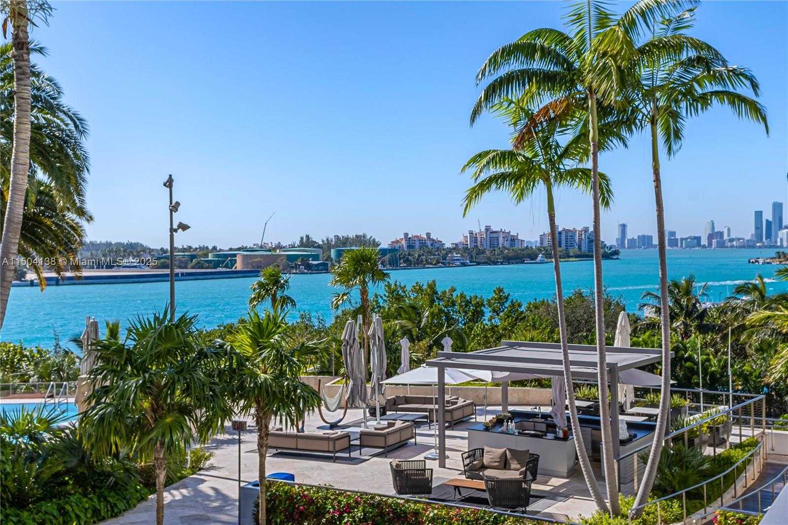 Small Image of 800 SOUTH POINTE DR #502, Miami Beach Number 3