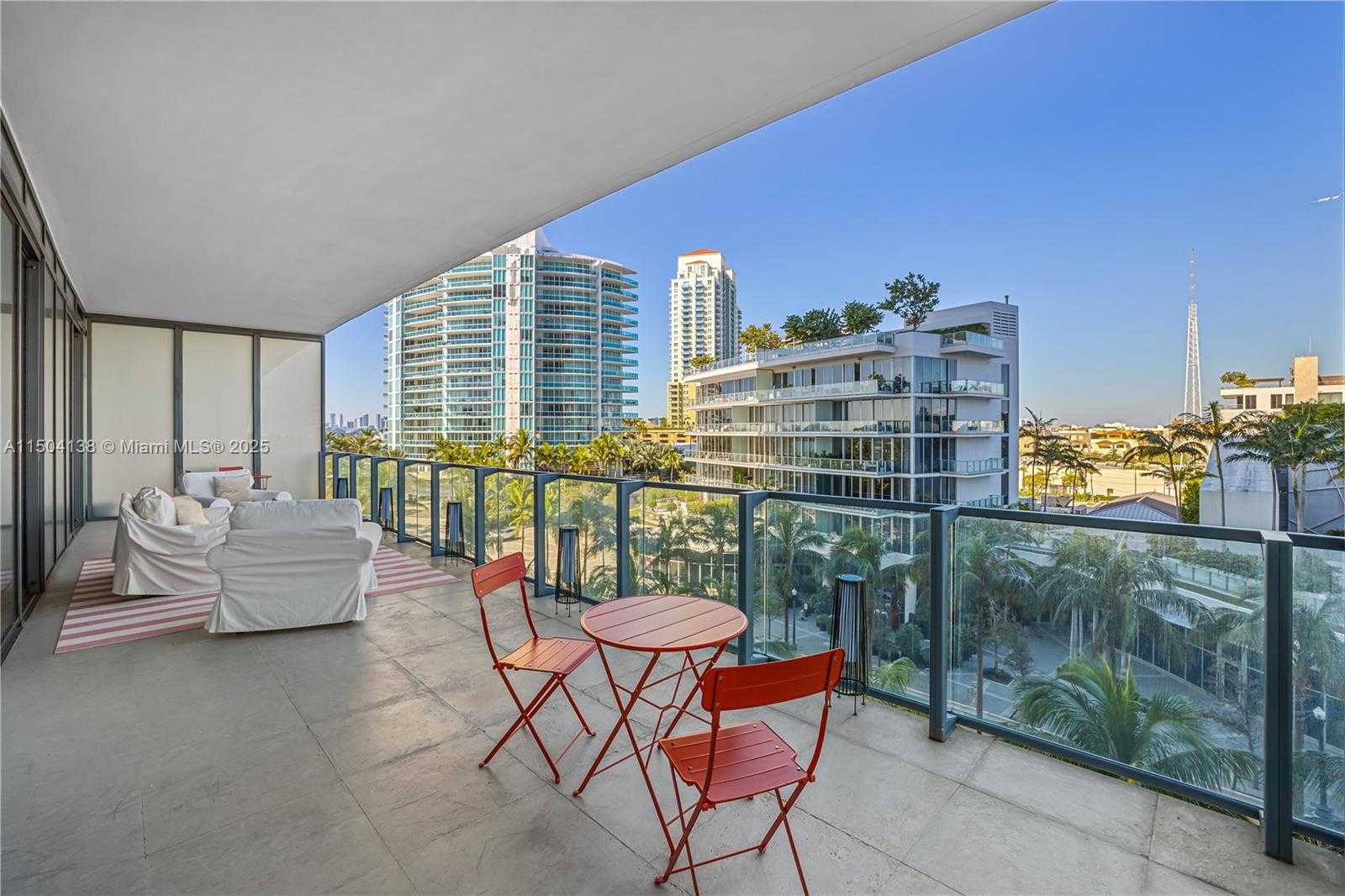 Small Image of 800 SOUTH POINTE DR #502, Miami Beach Number 30