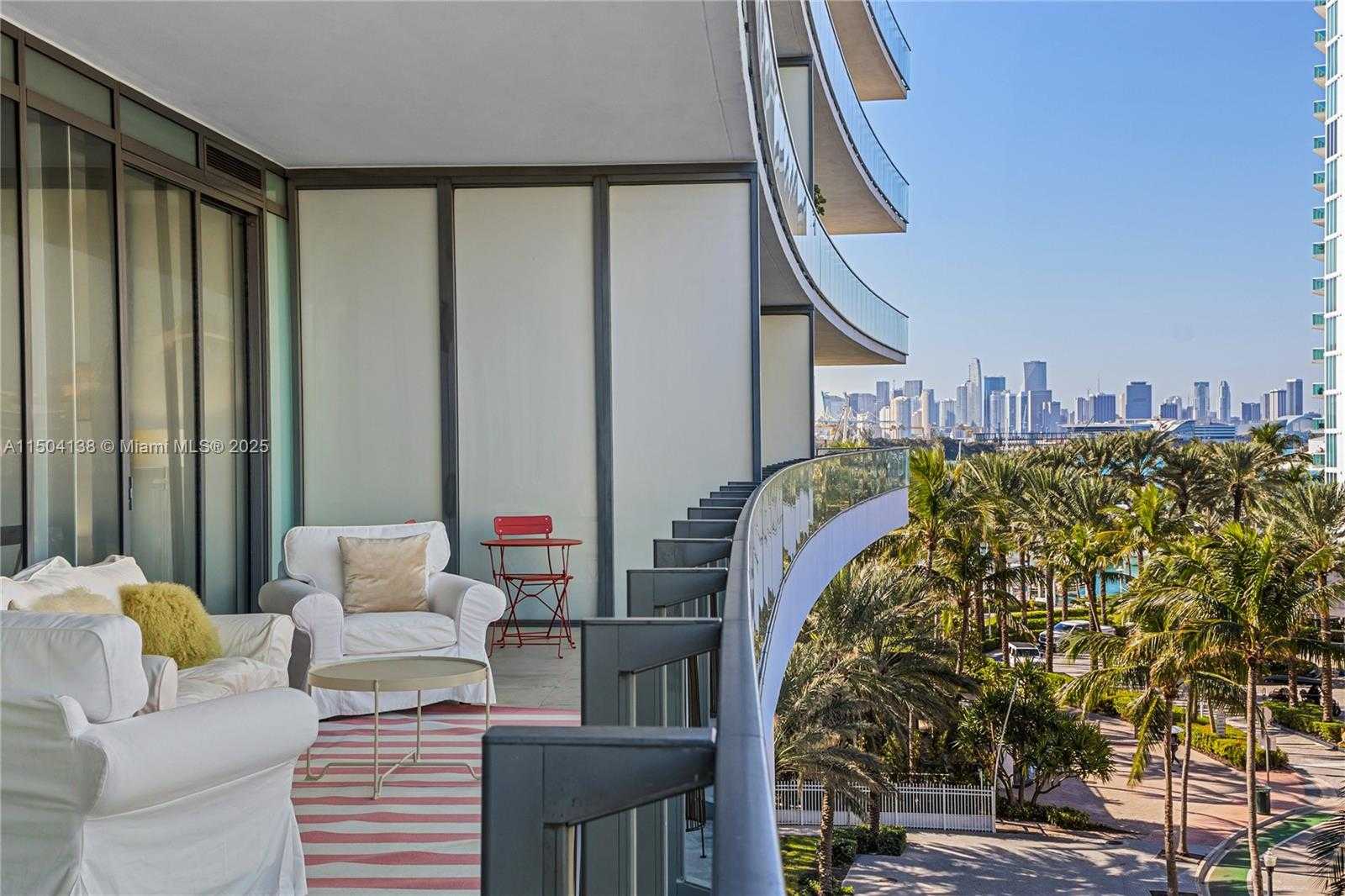 Small Image of 800 SOUTH POINTE DR #502, Miami Beach Number 31