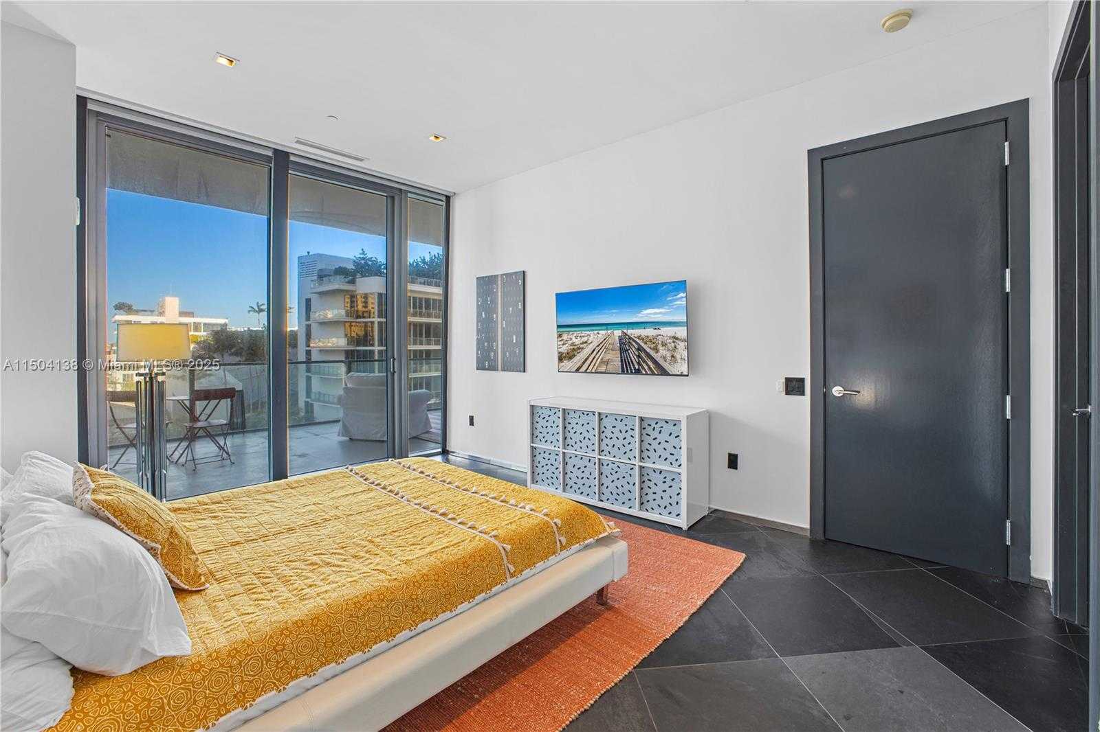 Small Image of 800 SOUTH POINTE DR #502, Miami Beach Number 39