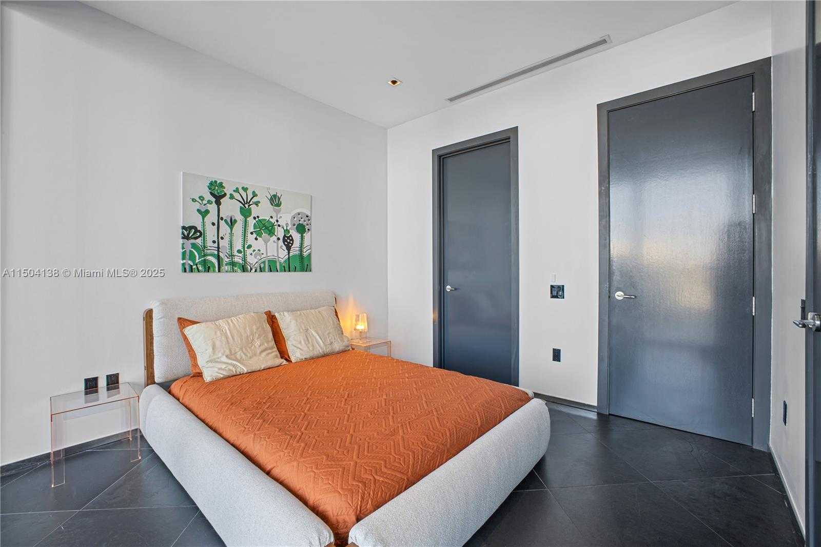 Small Image of 800 SOUTH POINTE DR #502, Miami Beach Number 44