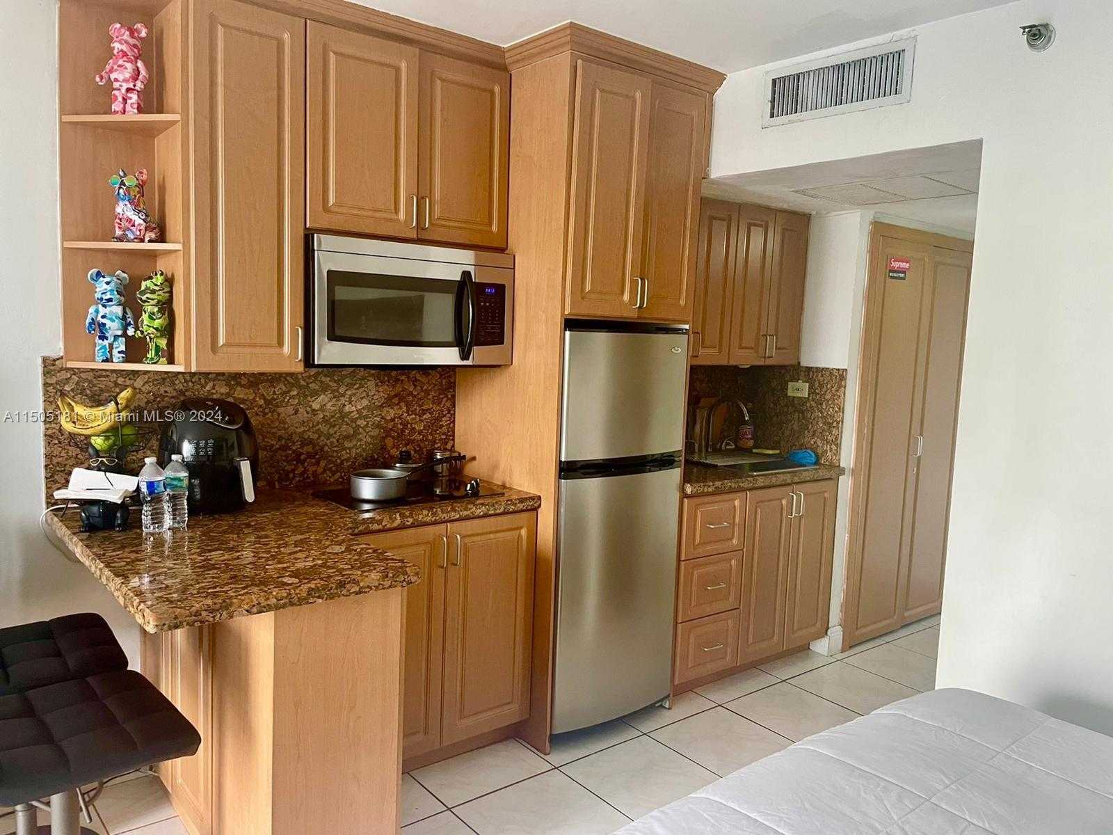 Small Image of 19201 COLLINS AV #432, Sunny Isles Beach Number 5