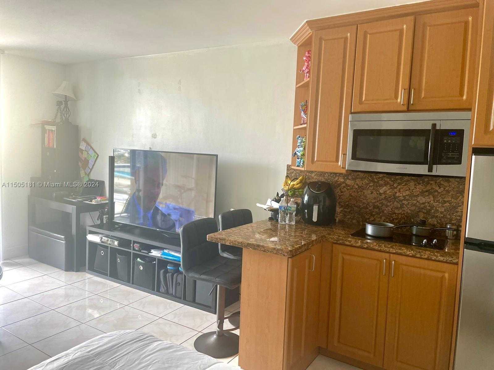 Small Image of 19201 COLLINS AV #432, Sunny Isles Beach Number 6