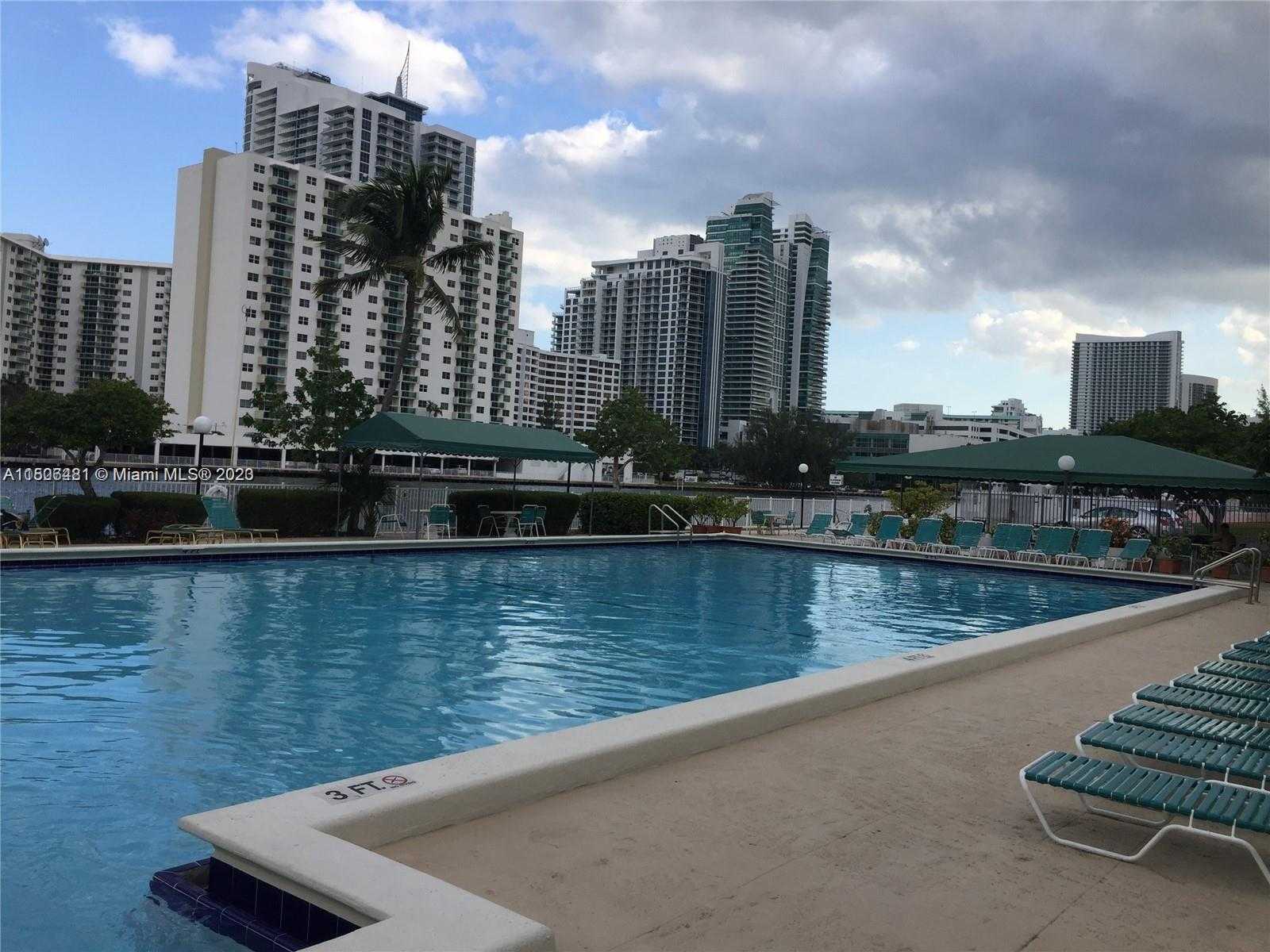 Small Image of 1000 PARKVIEW DR #511, Hallandale Beach Number 11