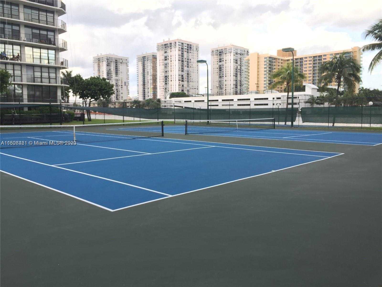 Small Image of 1000 PARKVIEW DR #511, Hallandale Beach Number 3