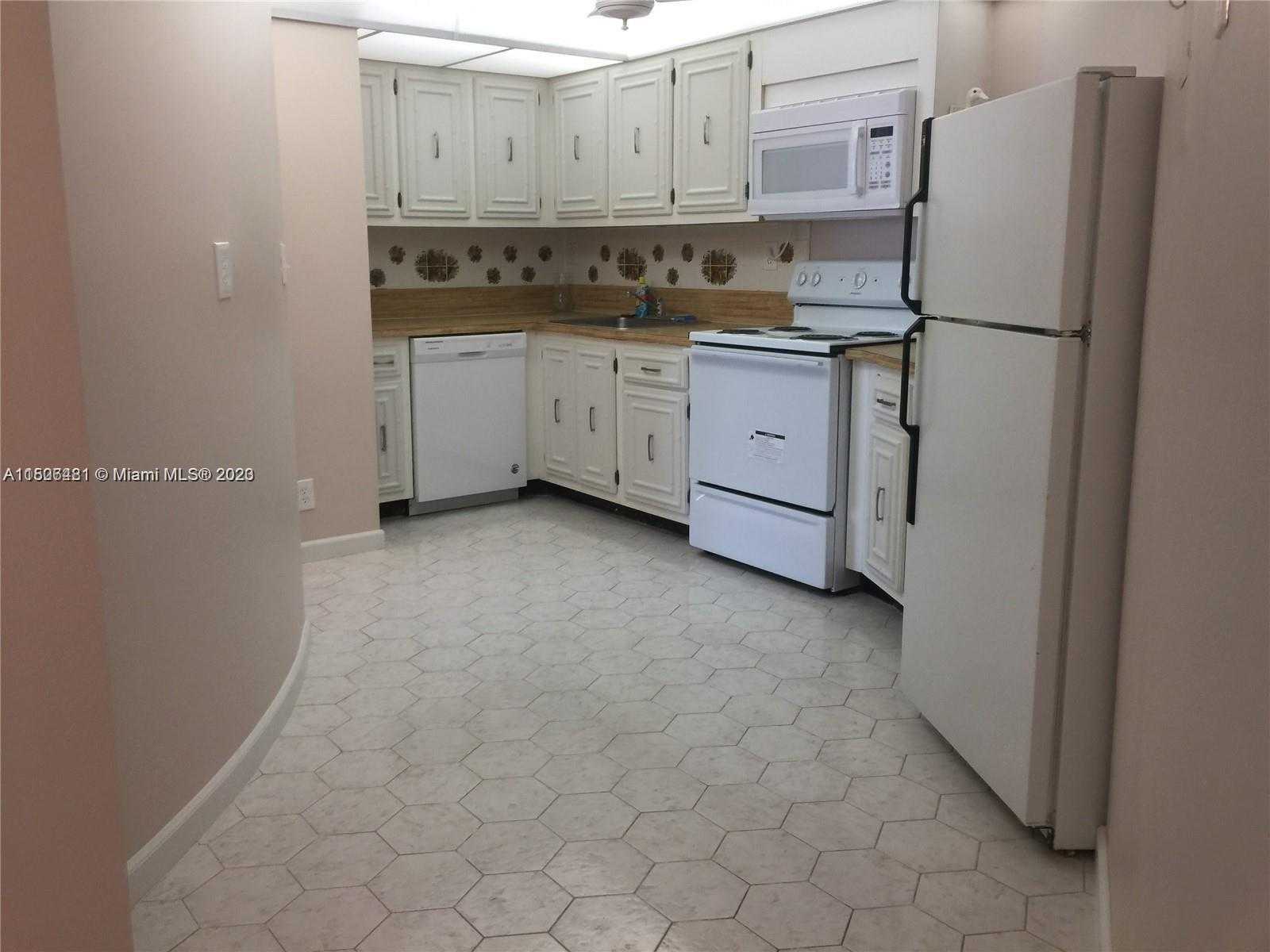 Small Image of 1000 PARKVIEW DR #511, Hallandale Beach Number 7