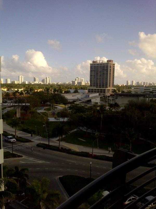 Small Image of 1830 RADIUS DR #722, Hollywood Number 4